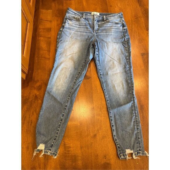 BKE Denim - Woman’s BKE Gabby curvey fit ankle high rise crop jeans size 27x27